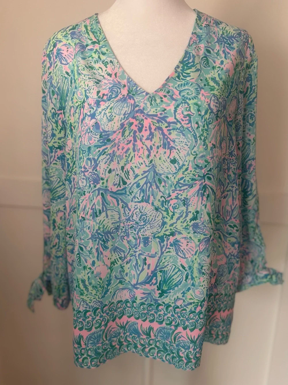 Lilly Pulitzer Pamela V-Neck Top surf blue in soleil it on me size small